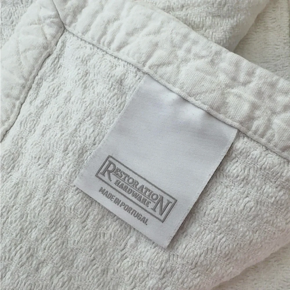 Restoration Hardware Matelasse White Quilted Cotton‎ Queen Bed Coverlet